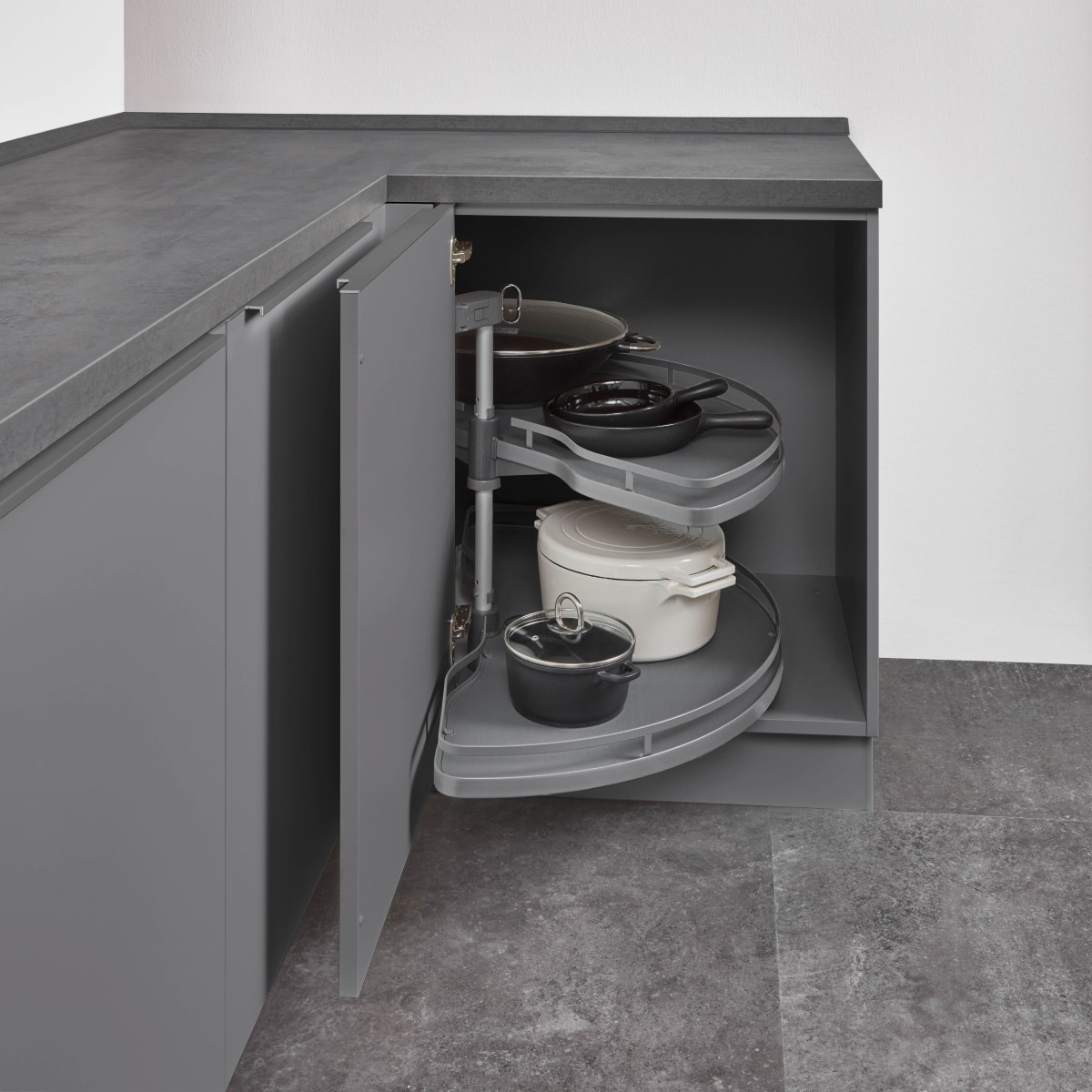 Eckschrank mit Drehboden
