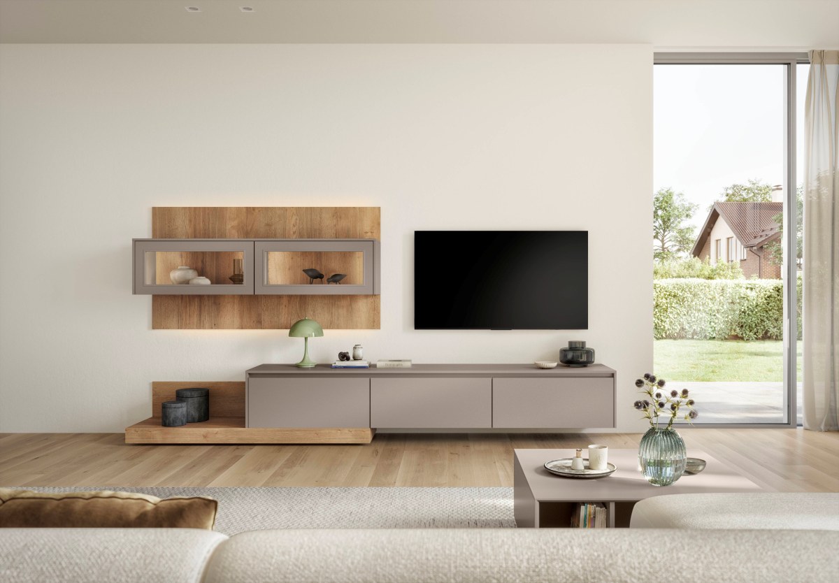 Wohnwand Graubeige Wohnwand in warmem Graubeige mit schwebendem Sideboard, hinterleuchteter Akzentrückwand in Holzoptik und Glasvitrinen
